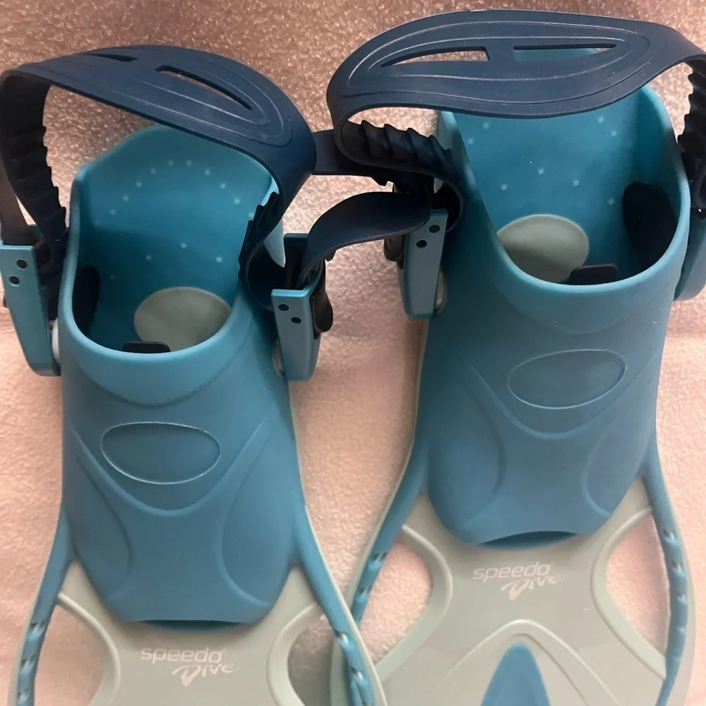 Speedo Aqua and Gray Swim Fins